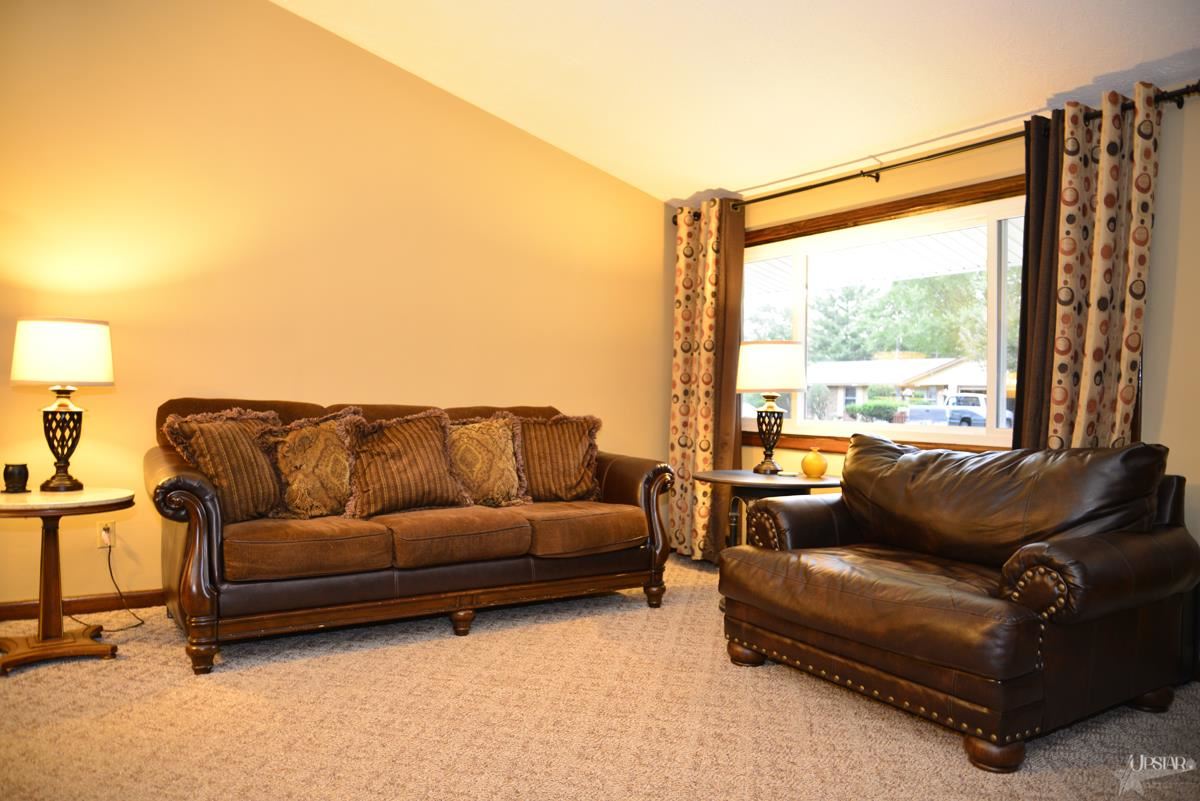 13525 Fairview Dr, Grabill, IN 46741 photo 4