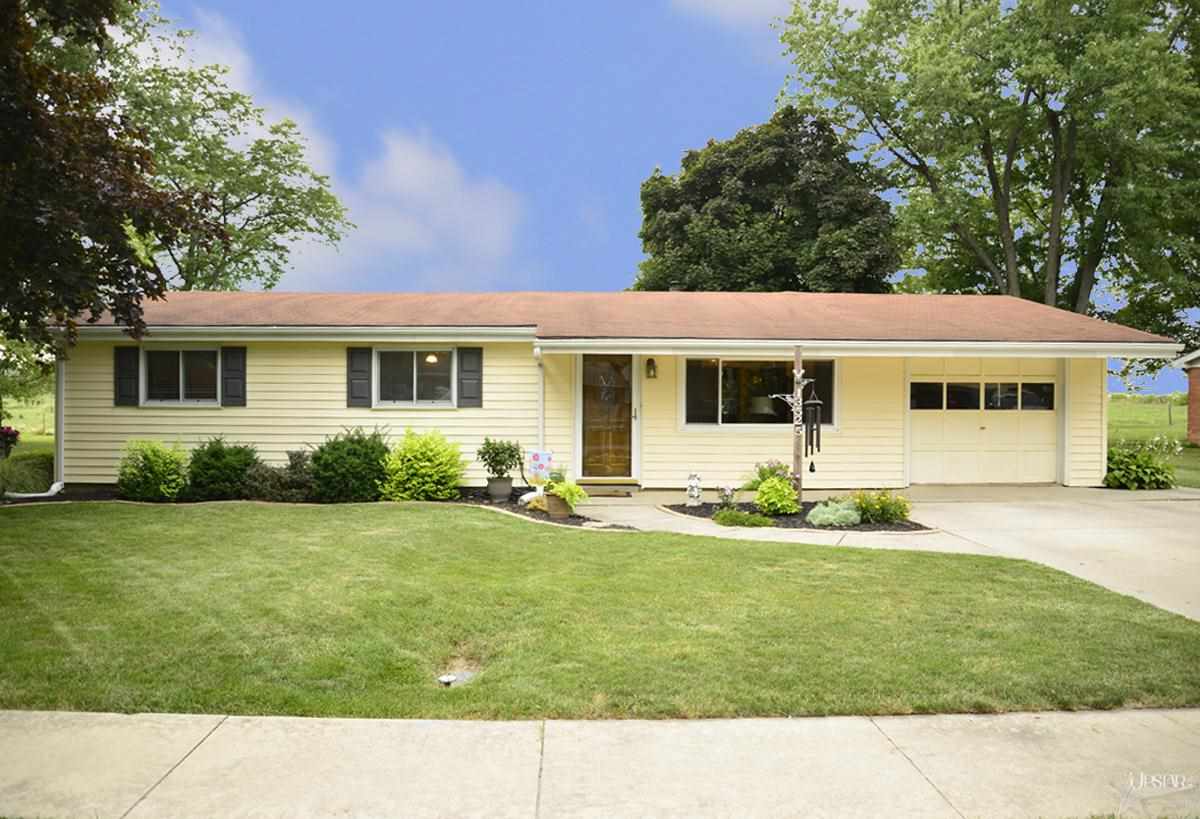 13525 Fairview Dr, Grabill, IN 46741 photo 2