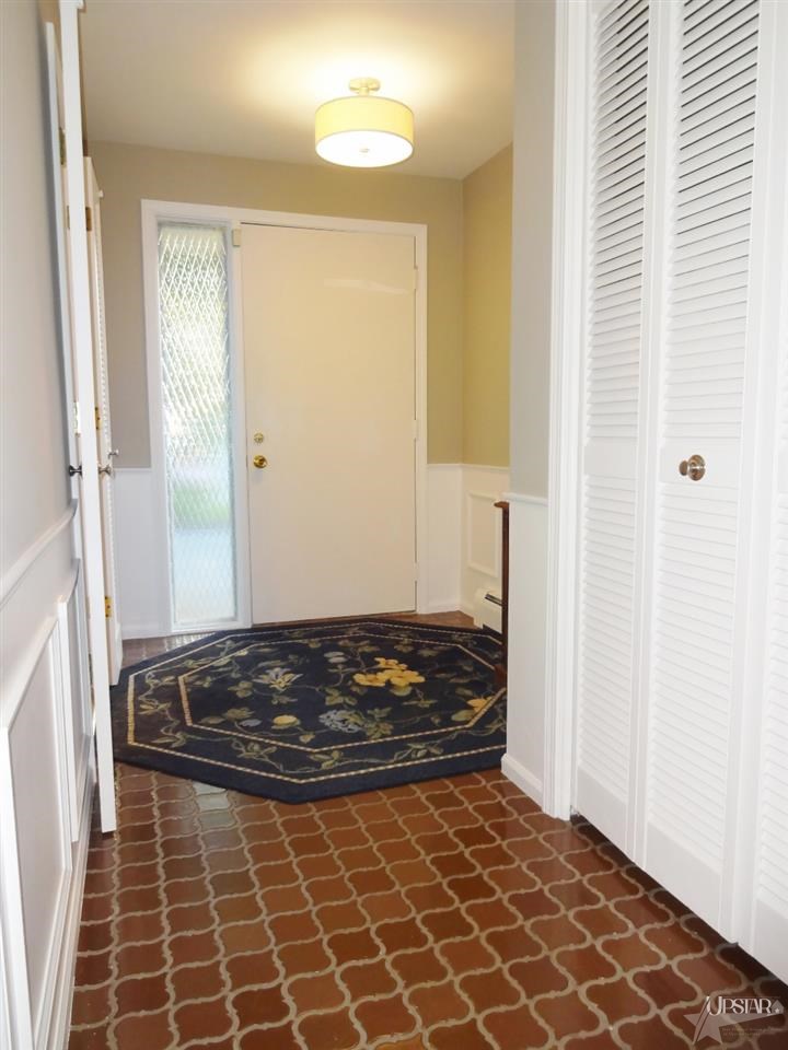 3712 Bramblecrest Dr, Fort Wayne, IN 46815 photo 2