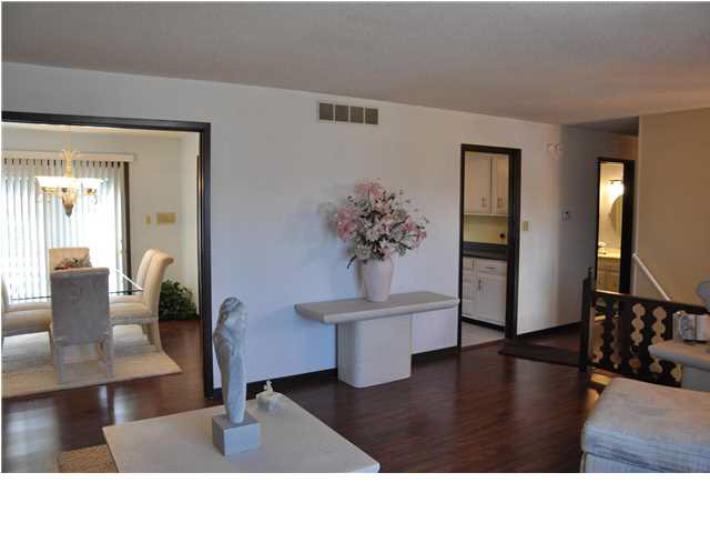 6790 Henze Rd, Evansville, IN 47720 photo 3