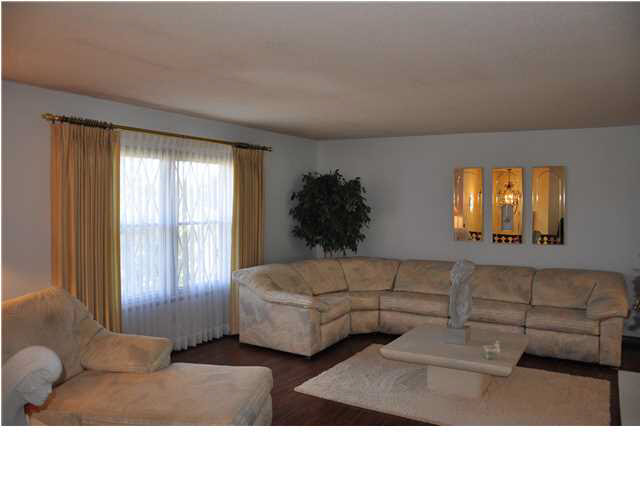 6790 Henze Rd, Evansville, IN 47720 photo 2