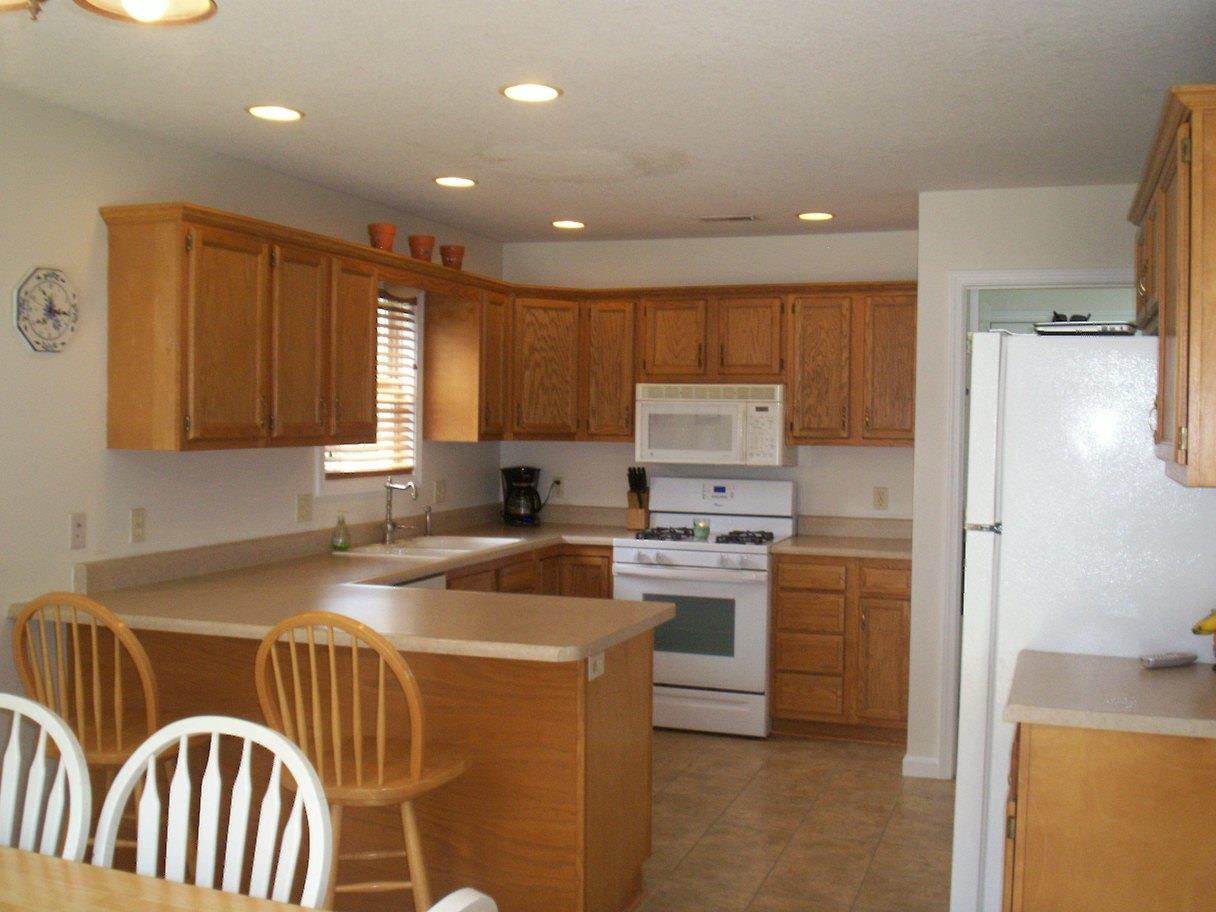 8402 Red Shank Ln, Fort Wayne, IN 46825 photo 3