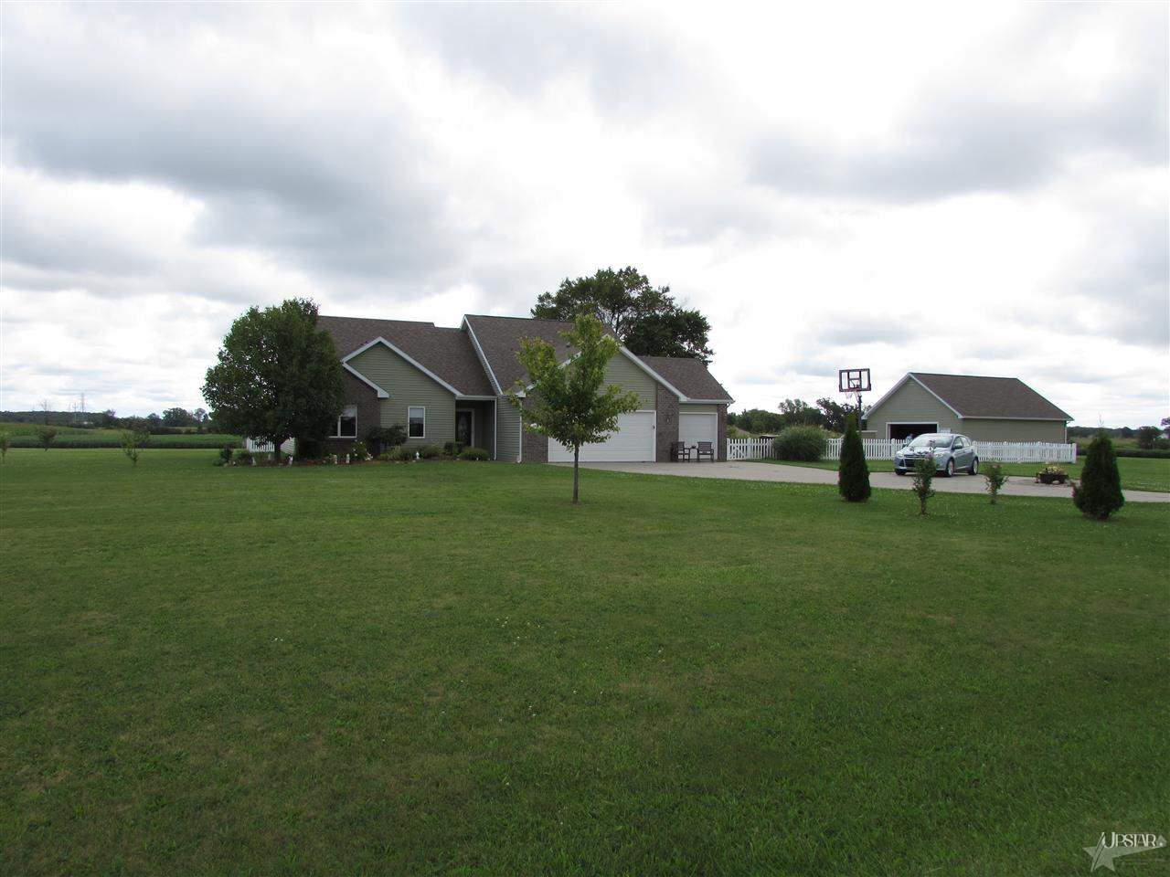 5829 S 875 E, Laotto, IN 46763 photo 1