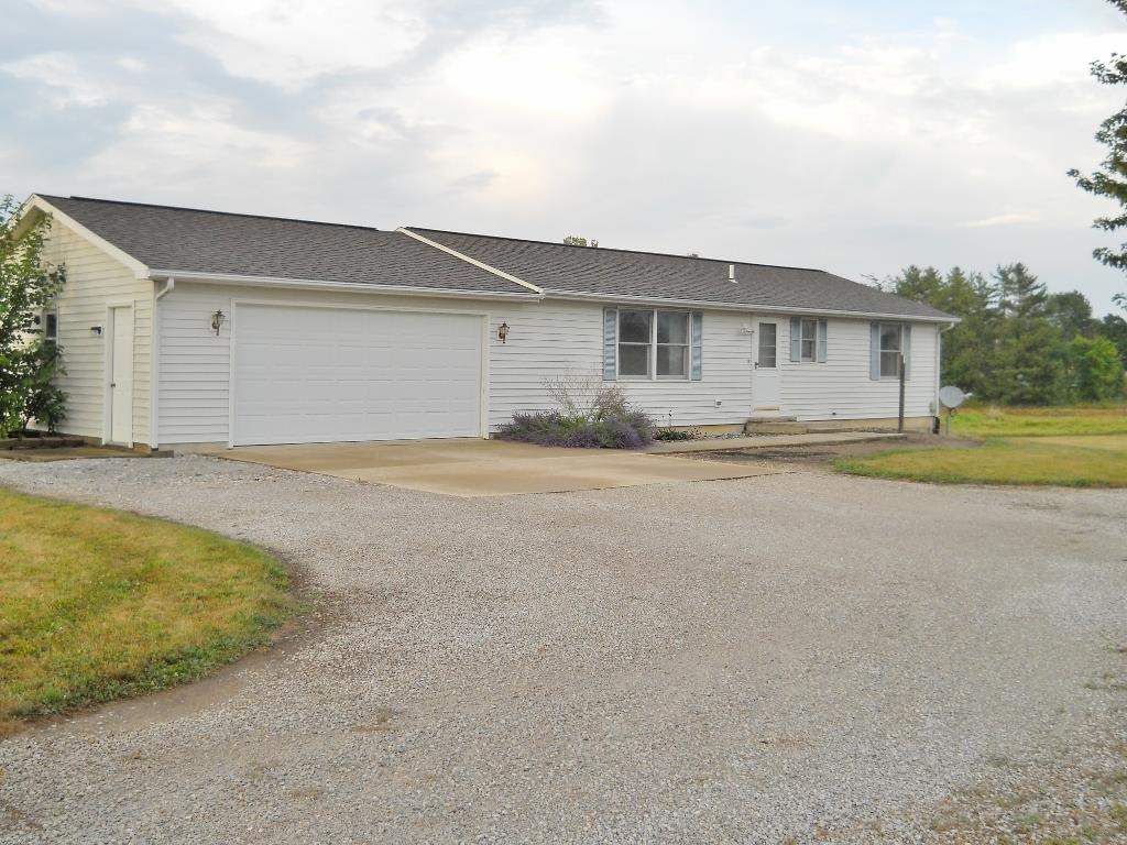 10899 E Swan Rd, Laotto, IN 46763 photo 3