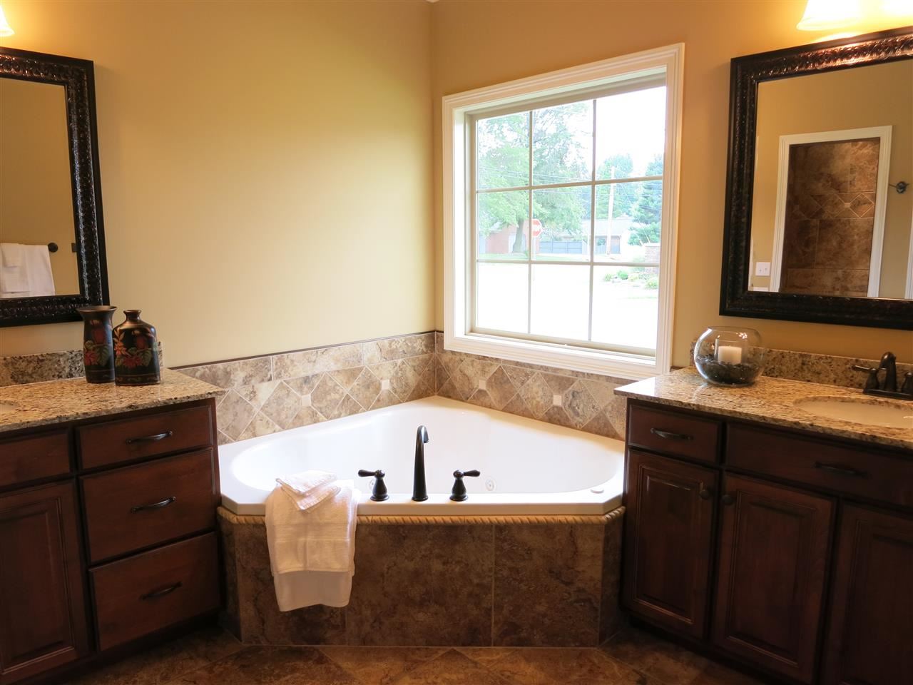 2313 Julianne Cir, Newburgh, IN 47630 photo 21