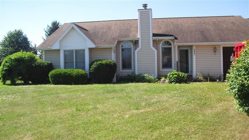 4661 E Cardinal Dr, Syracuse, IN 46567 photo 1
