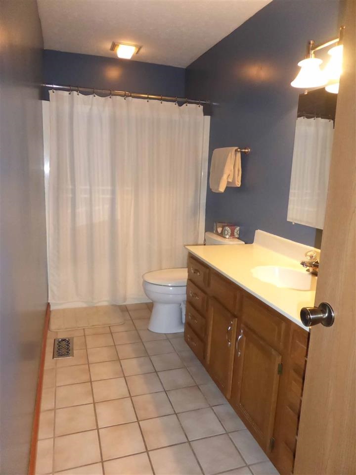 1409 Maple Leaf Dr, Jasper, IN 47546 photo 3