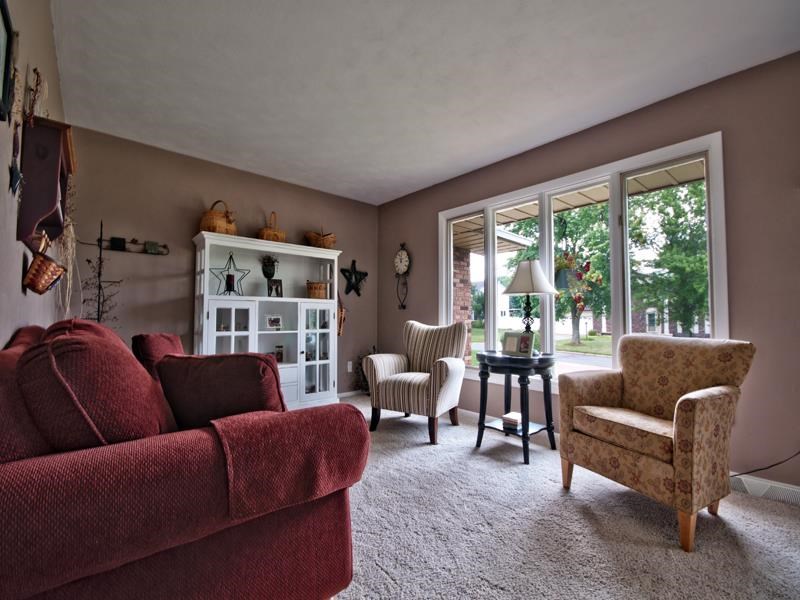 515 Sunset Ln, Middlebury, IN 46540 photo 2