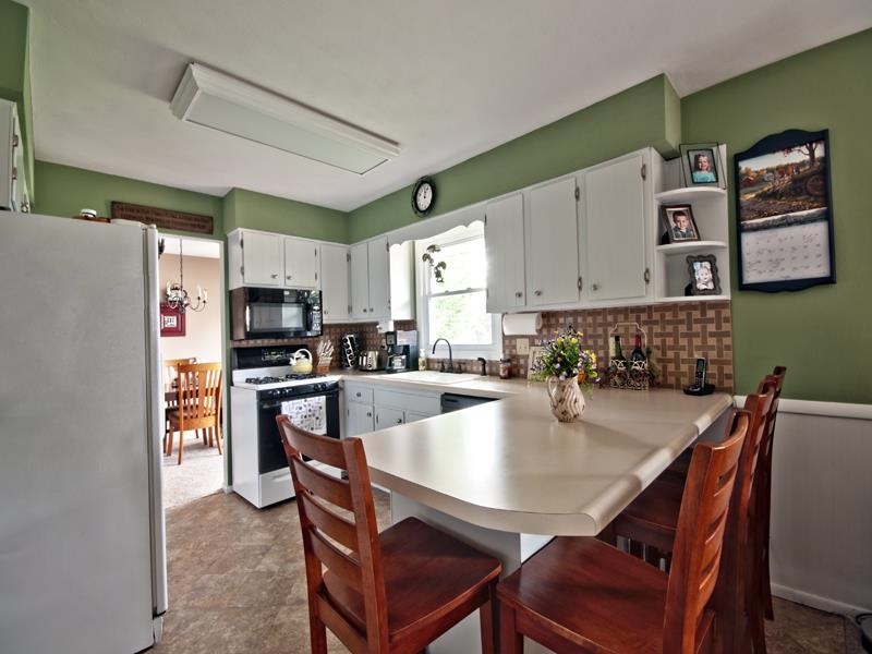 515 Sunset Ln, Middlebury, IN 46540 photo 10