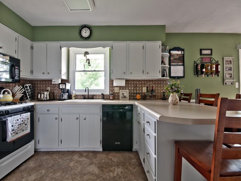515 Sunset Ln, Middlebury, IN 46540 photo 11