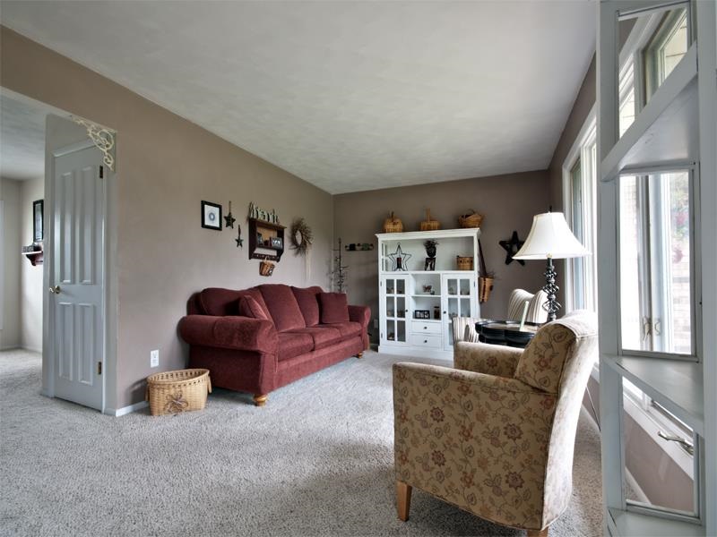 515 Sunset Ln, Middlebury, IN 46540 photo 4