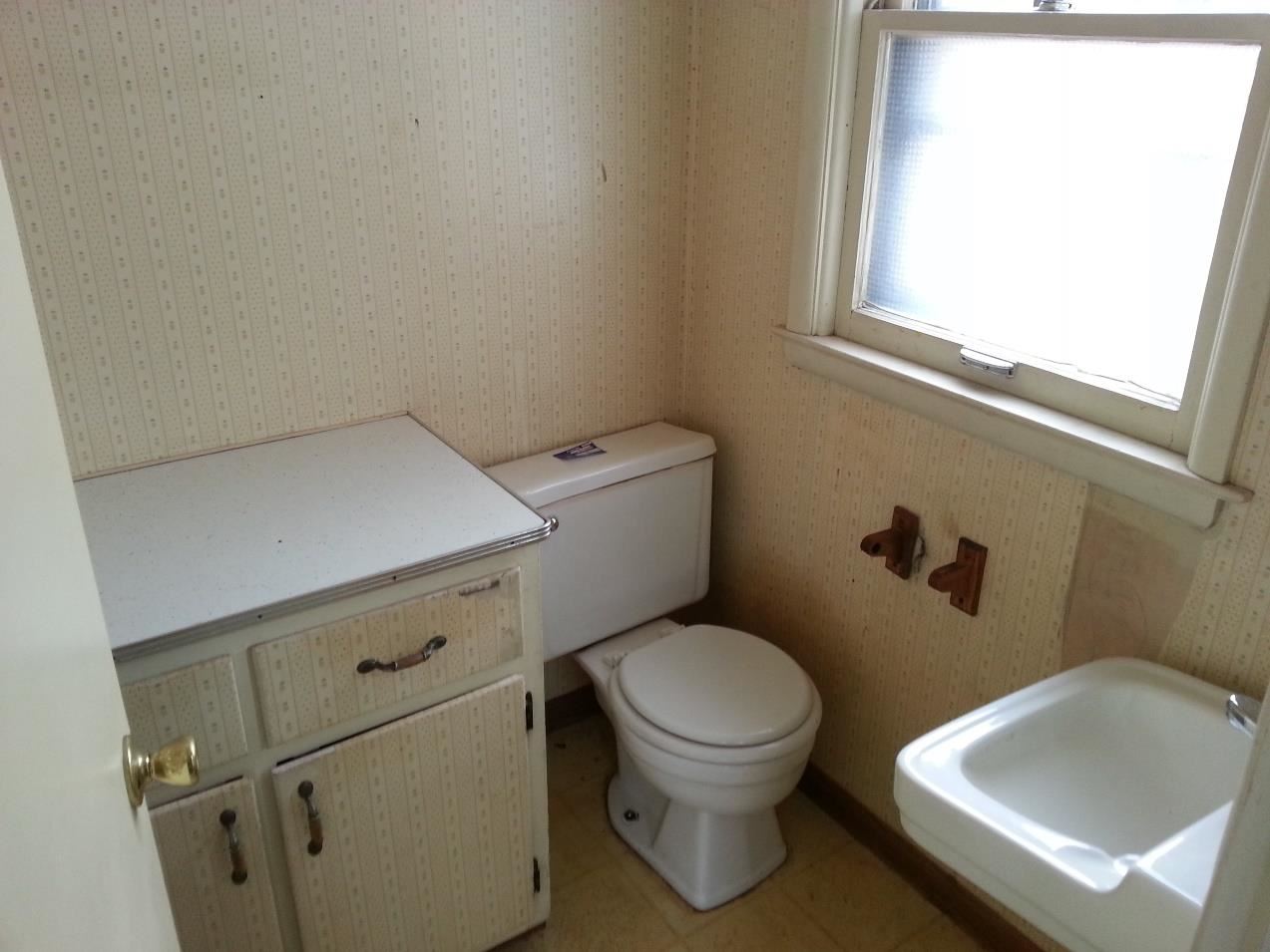 1233 E 3rd St, Mishawaka, IN 46544 photo 8