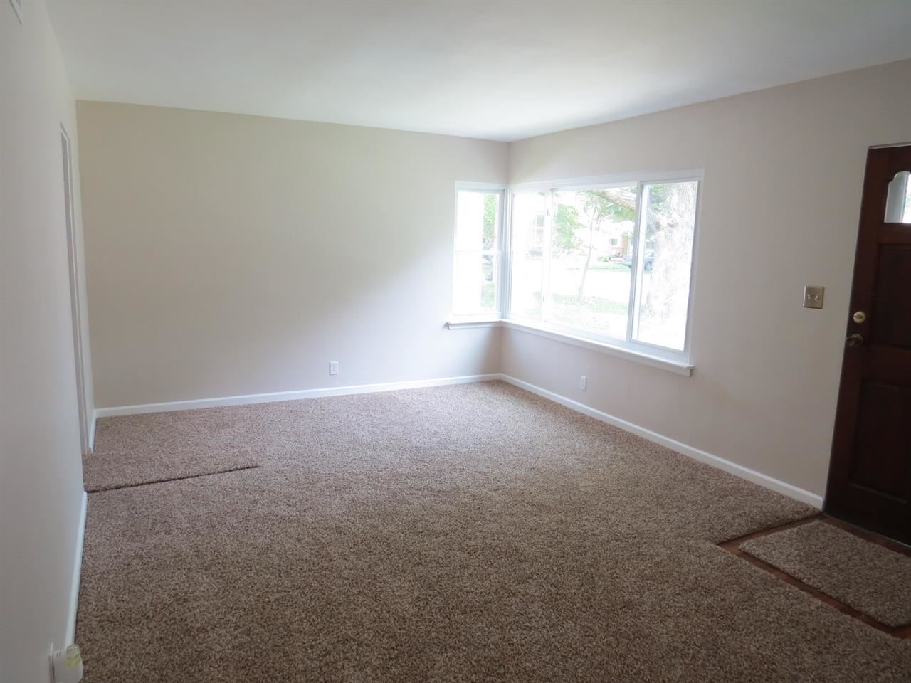 1319 S Saint James Blvd, Evansville, IN 47714 photo 2