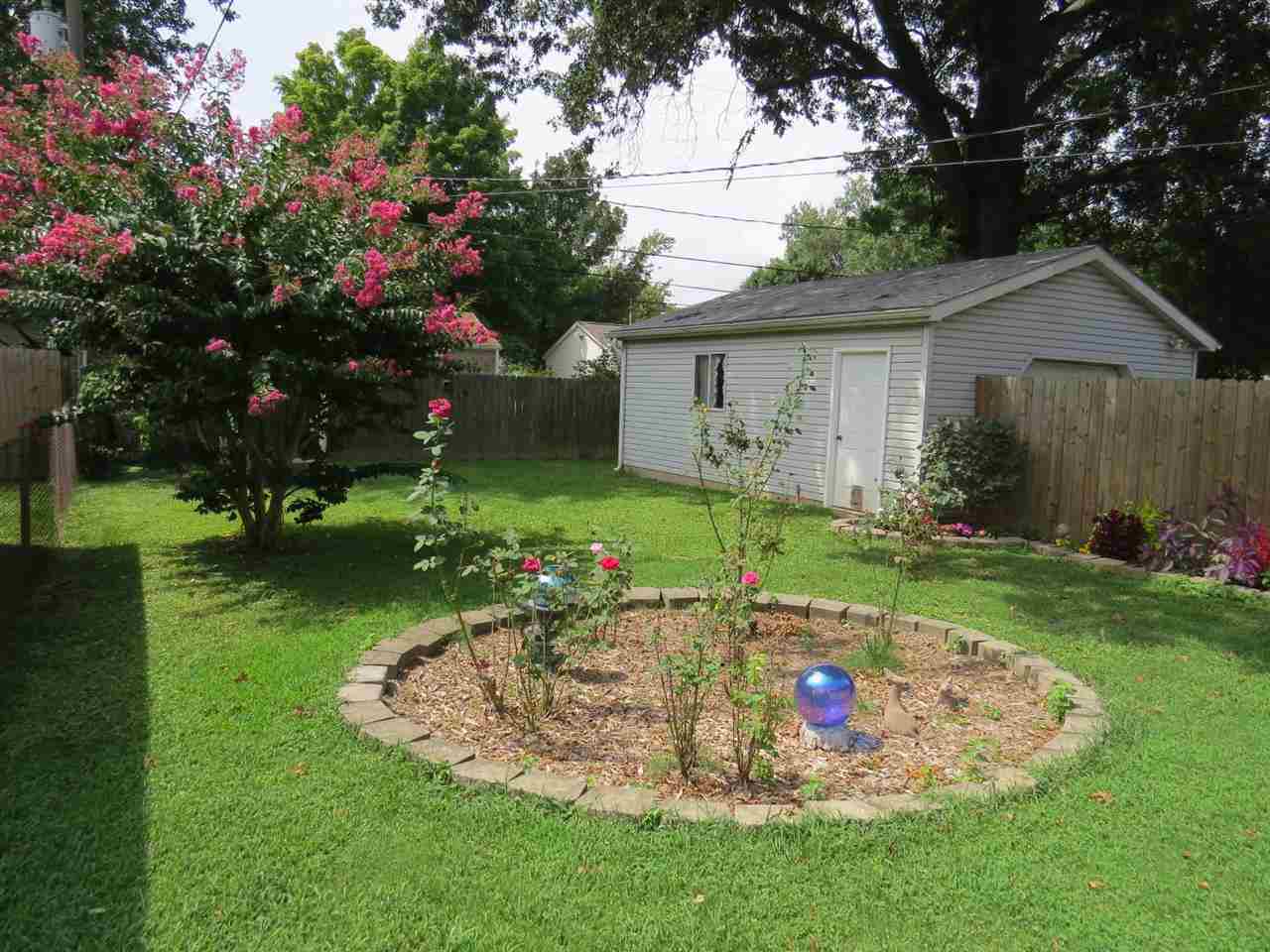 1319 S Saint James Blvd, Evansville, IN 47714 photo 9