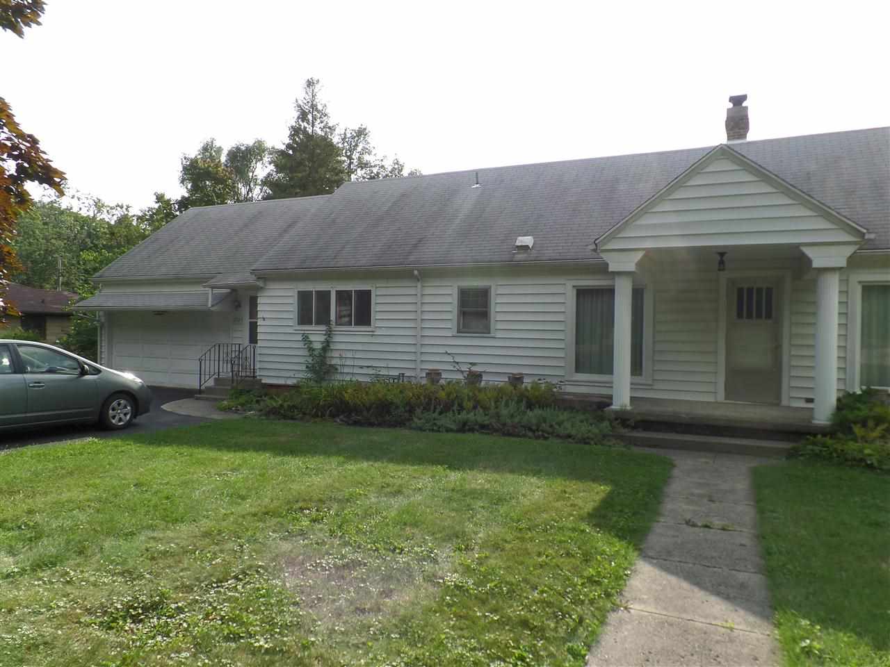 3926 Hazelhurst Dr, Fort Wayne, IN 46804 photo 2