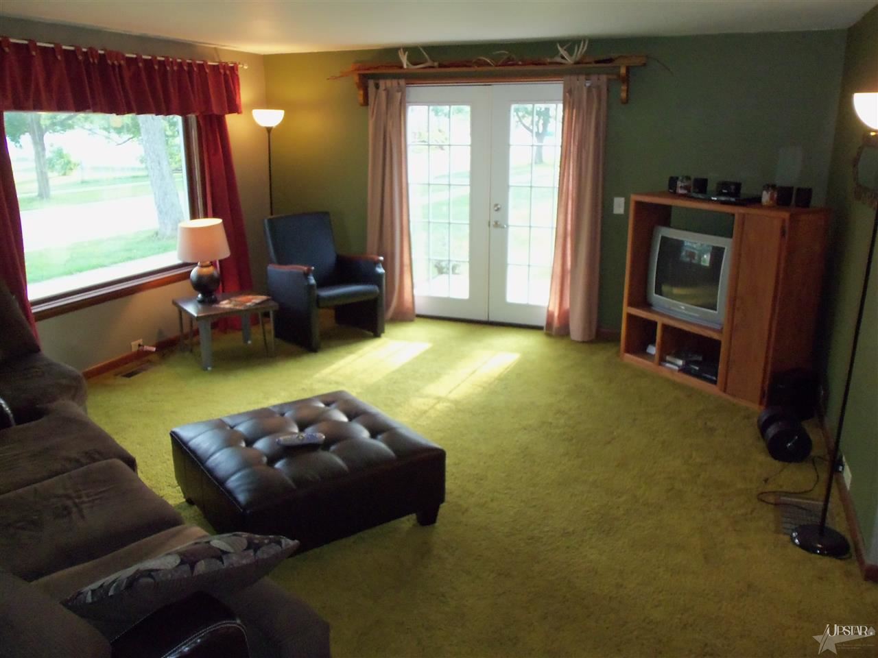 213 E Oak, Butler, IN 46721 photo 4