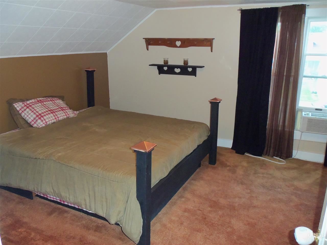 213 E Oak, Butler, IN 46721 photo 6
