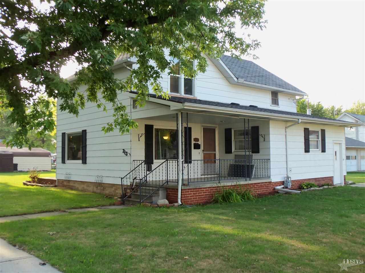 213 E Oak, Butler, IN 46721 photo 1