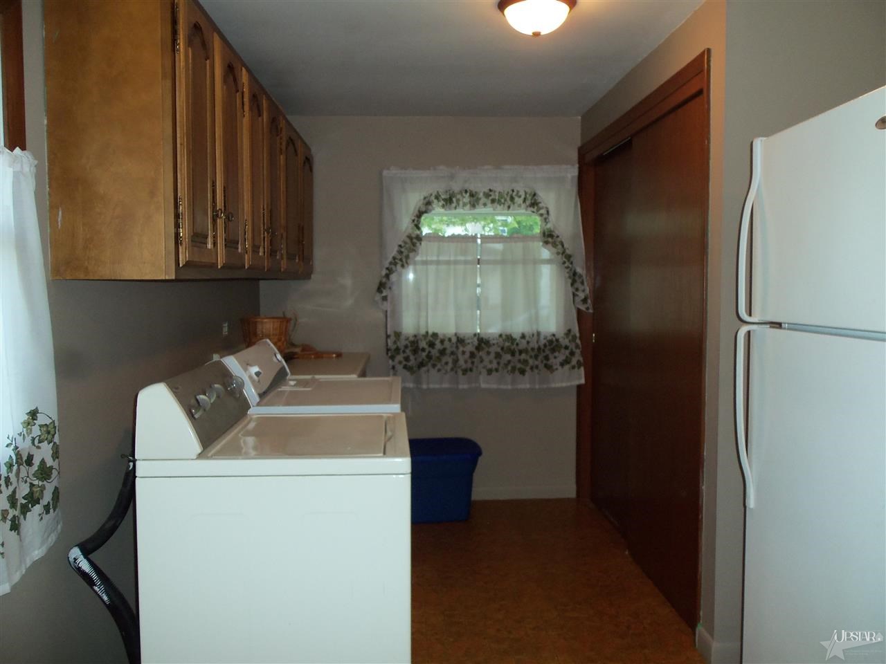 213 E Oak, Butler, IN 46721 photo 13