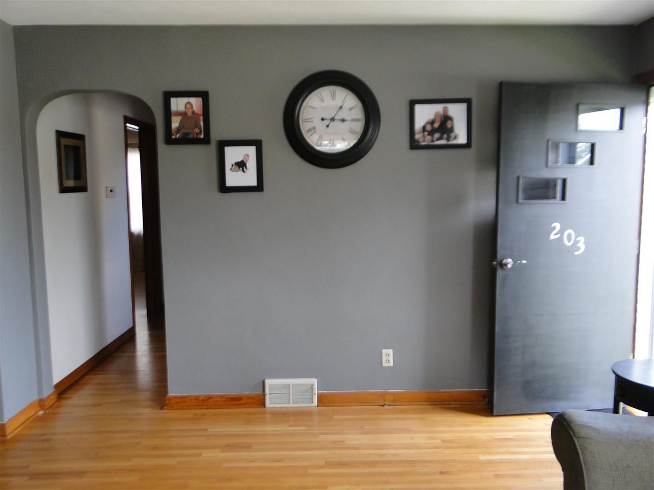 203 N West St, Haubstadt, IN 47639 photo 4