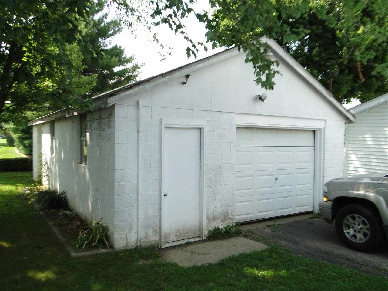 203 N West St, Haubstadt, IN 47639 photo 21