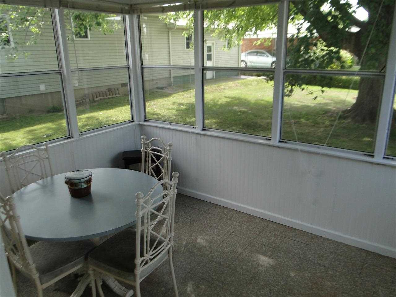 203 N West St, Haubstadt, IN 47639 photo 12