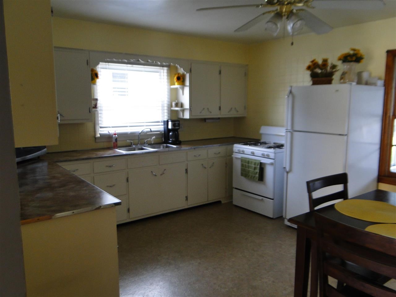 203 N West St, Haubstadt, IN 47639 photo 7