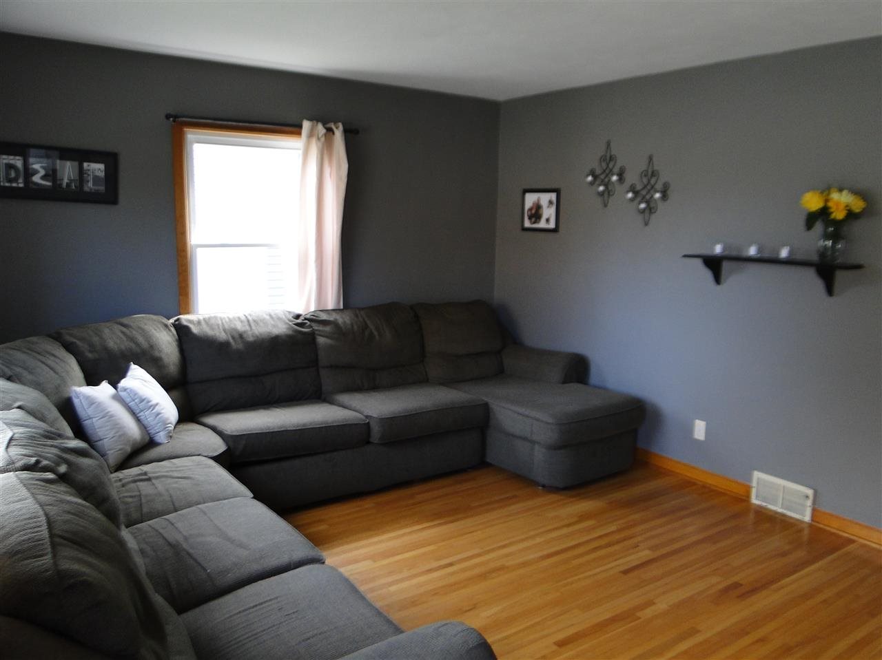 203 N West St, Haubstadt, IN 47639 photo 2
