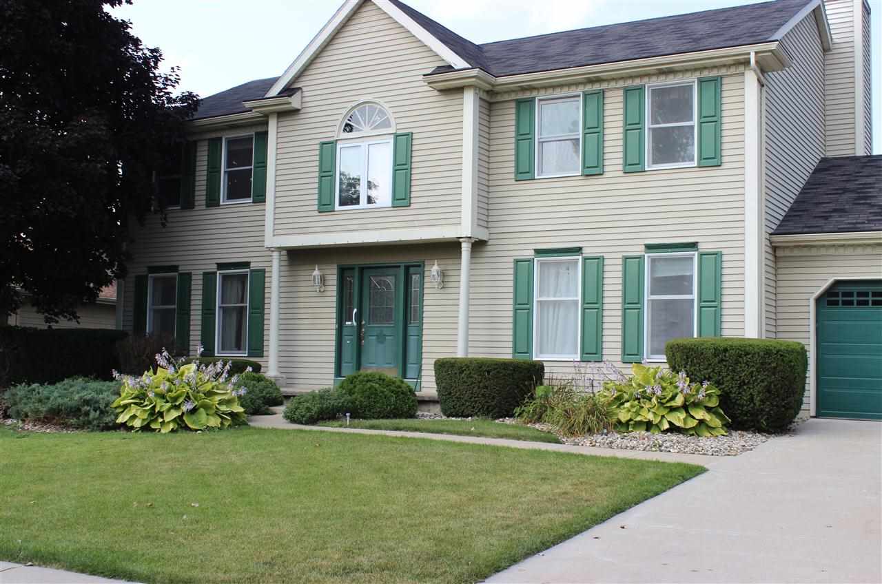 3018 Twin Pines Pt, Elkhart, IN 46514 photo 1