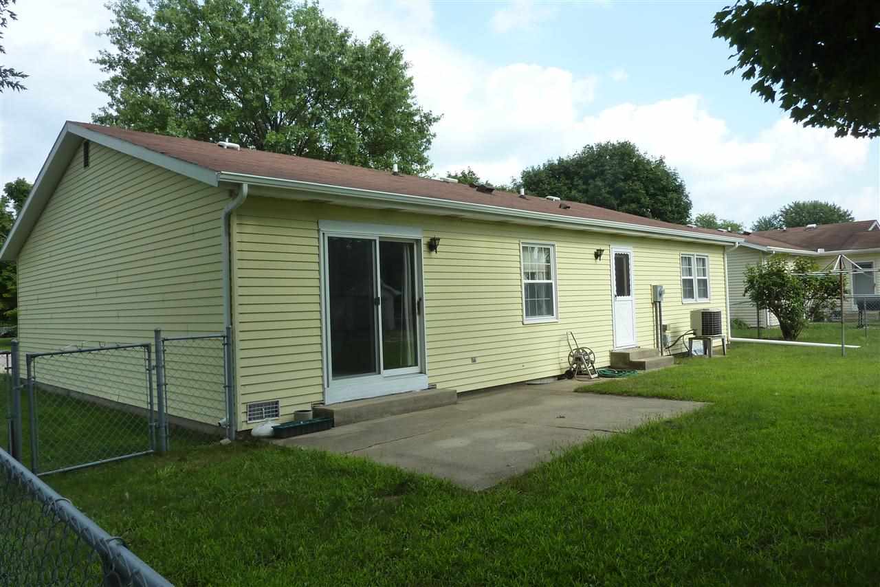1412 Spear St, Rochester, IN 46975 photo 2