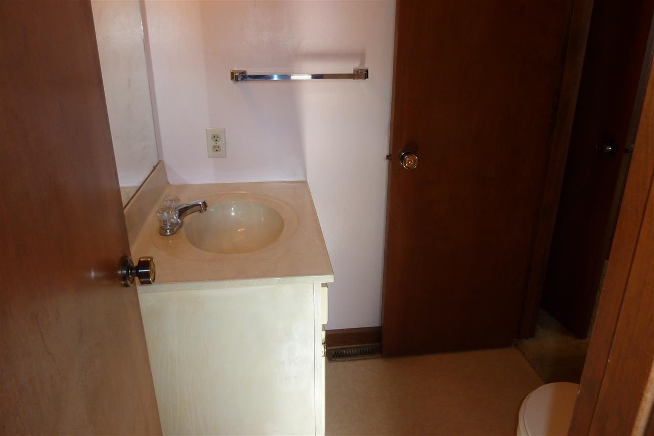 1412 Spear St, Rochester, IN 46975 photo 8