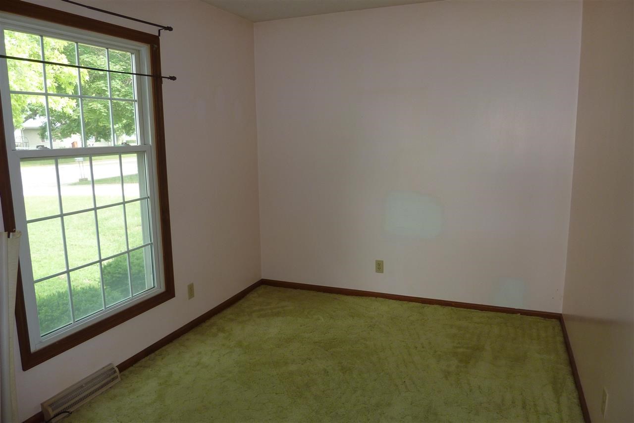 1412 Spear St, Rochester, IN 46975 photo 4