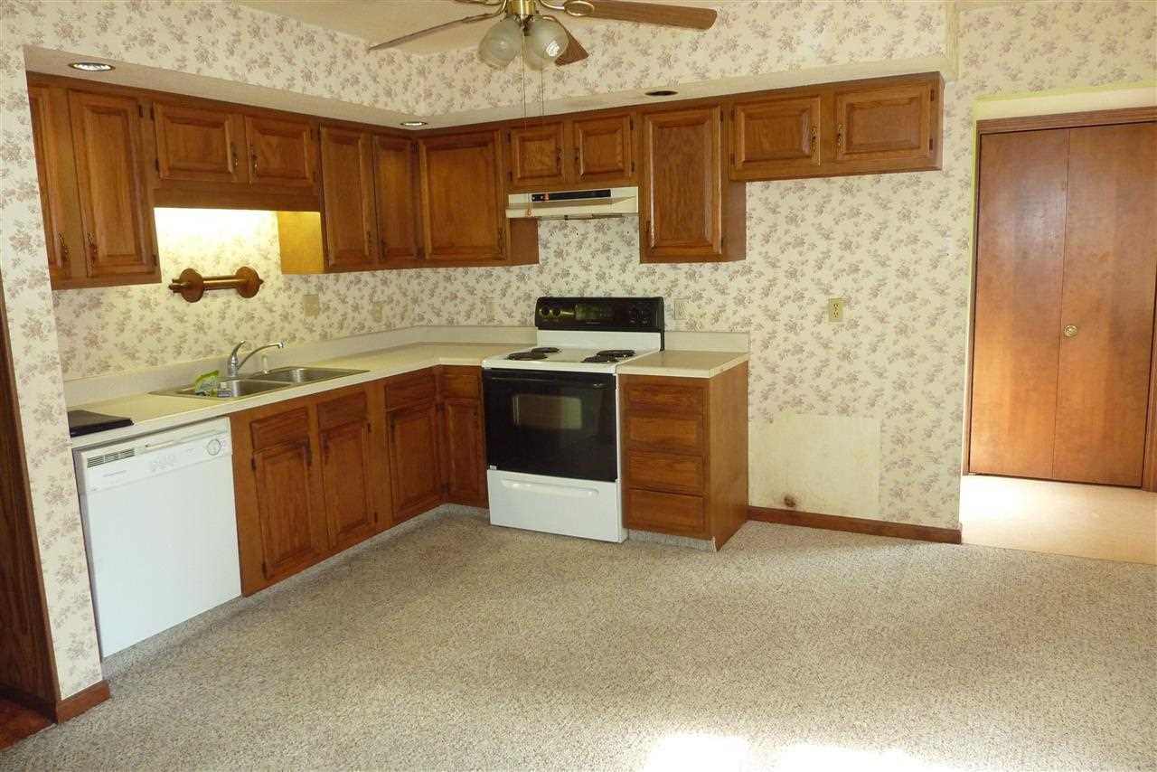 1412 Spear St, Rochester, IN 46975 photo 3