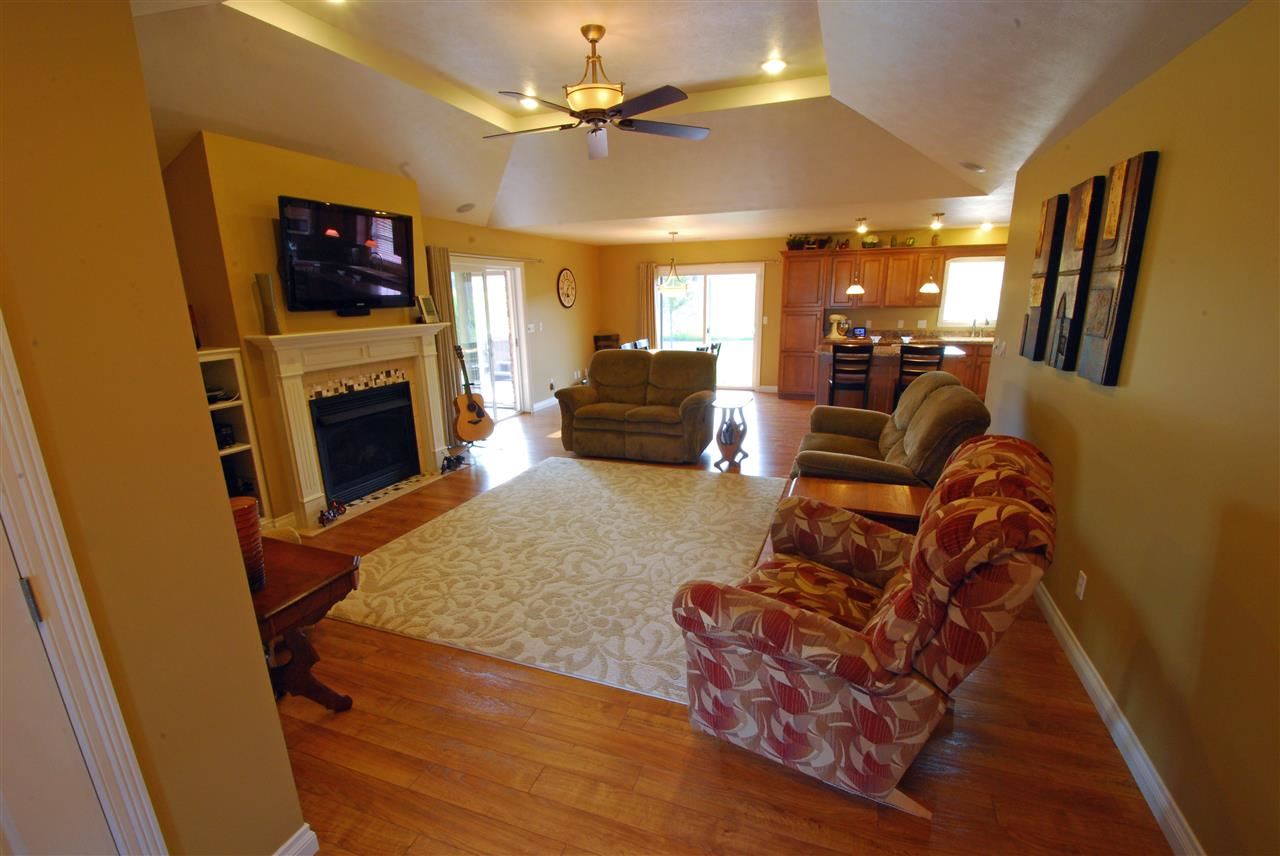 631 N Savannah Dr, Jasper, IN 47546 photo 5