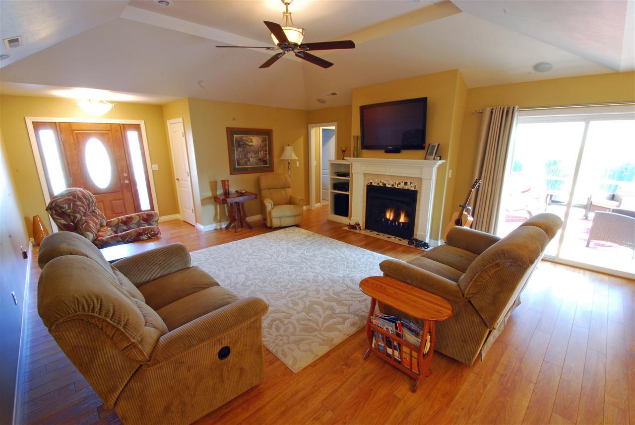 631 N Savannah Dr, Jasper, IN 47546 photo 4