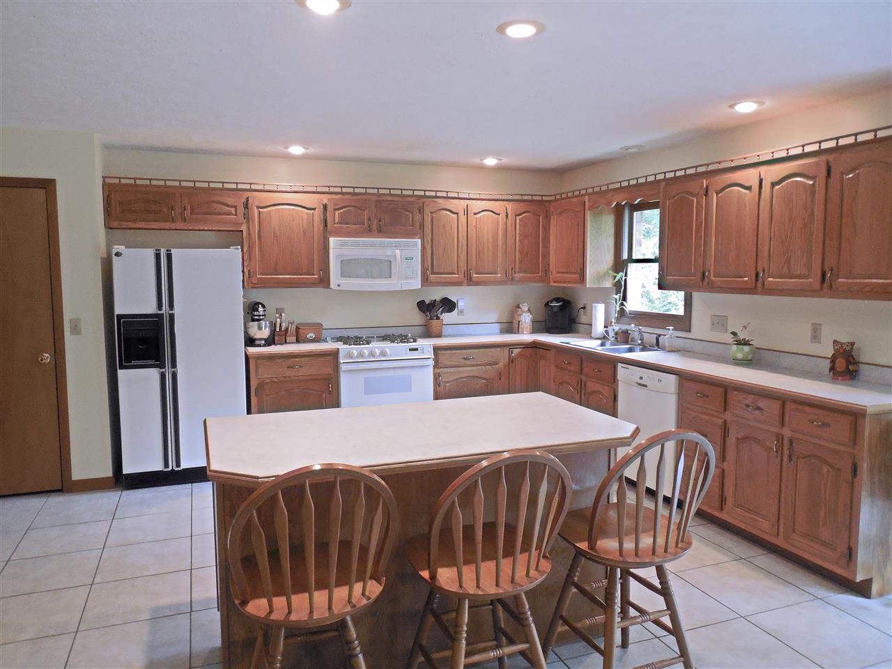 8000 Woodridge Dr, Wadesville, IN 47638 photo 9