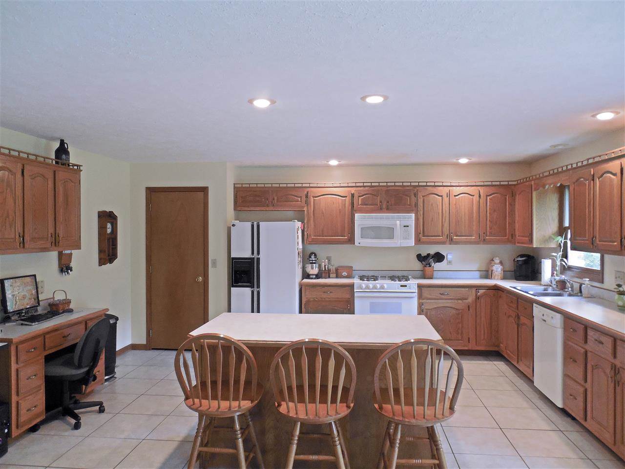 8000 Woodridge Dr, Wadesville, IN 47638 photo 10