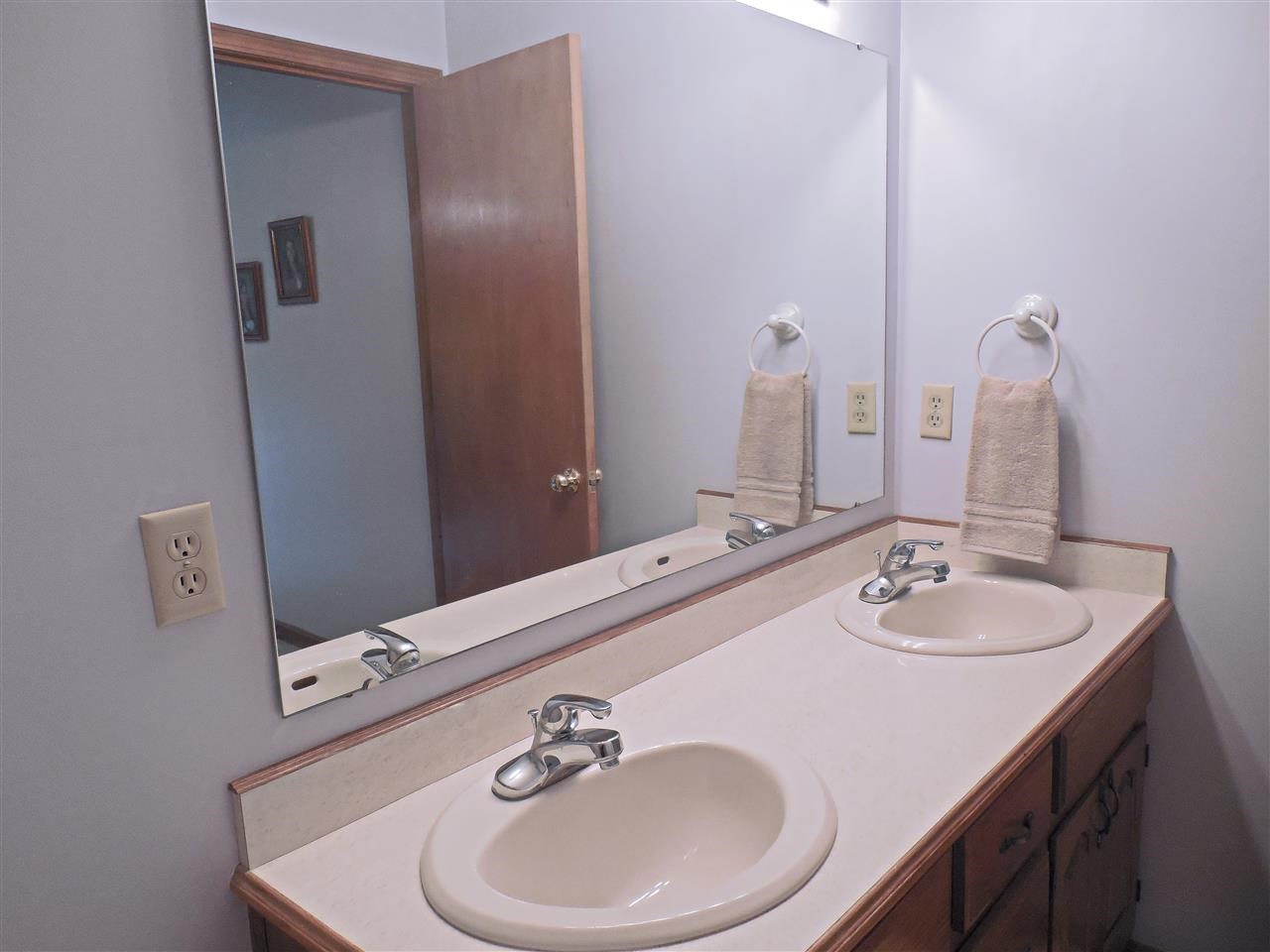 8000 Woodridge Dr, Wadesville, IN 47638 photo 14