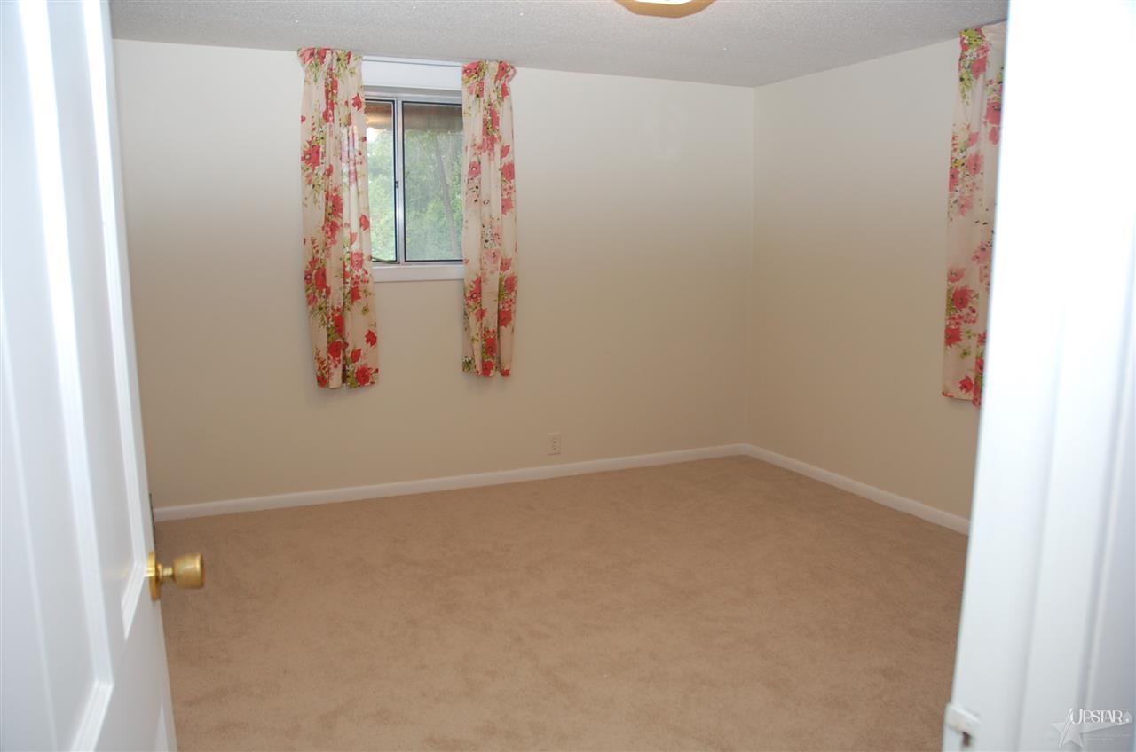 8527 Effie Dr, Fort Wayne, IN 46825 photo 7