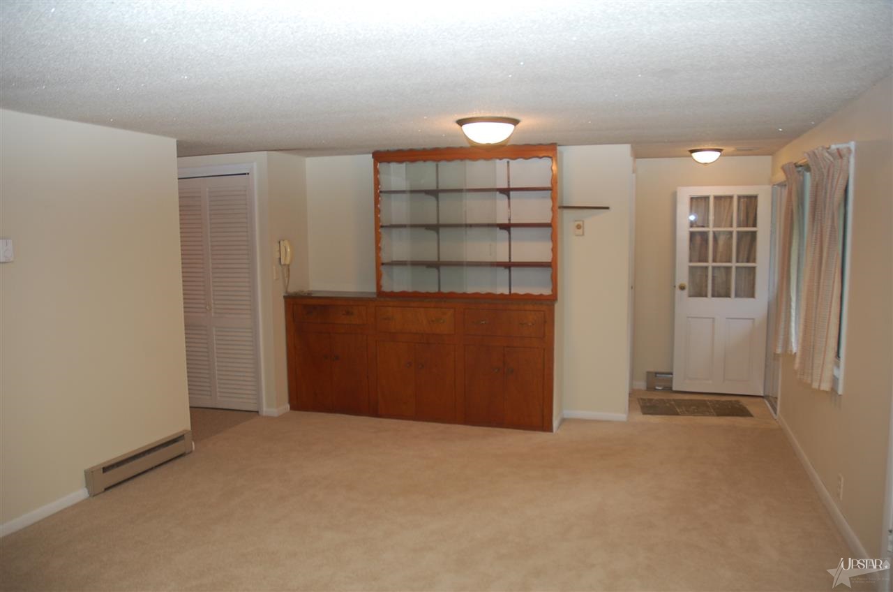 8527 Effie Dr, Fort Wayne, IN 46825 photo 4