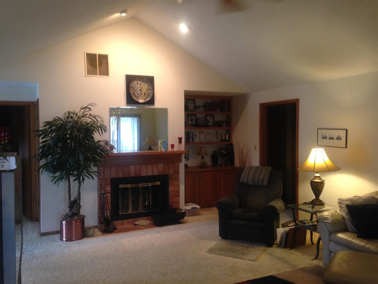 2923 Wood Knoll Ln, Fort Wayne, IN 46804 photo 9