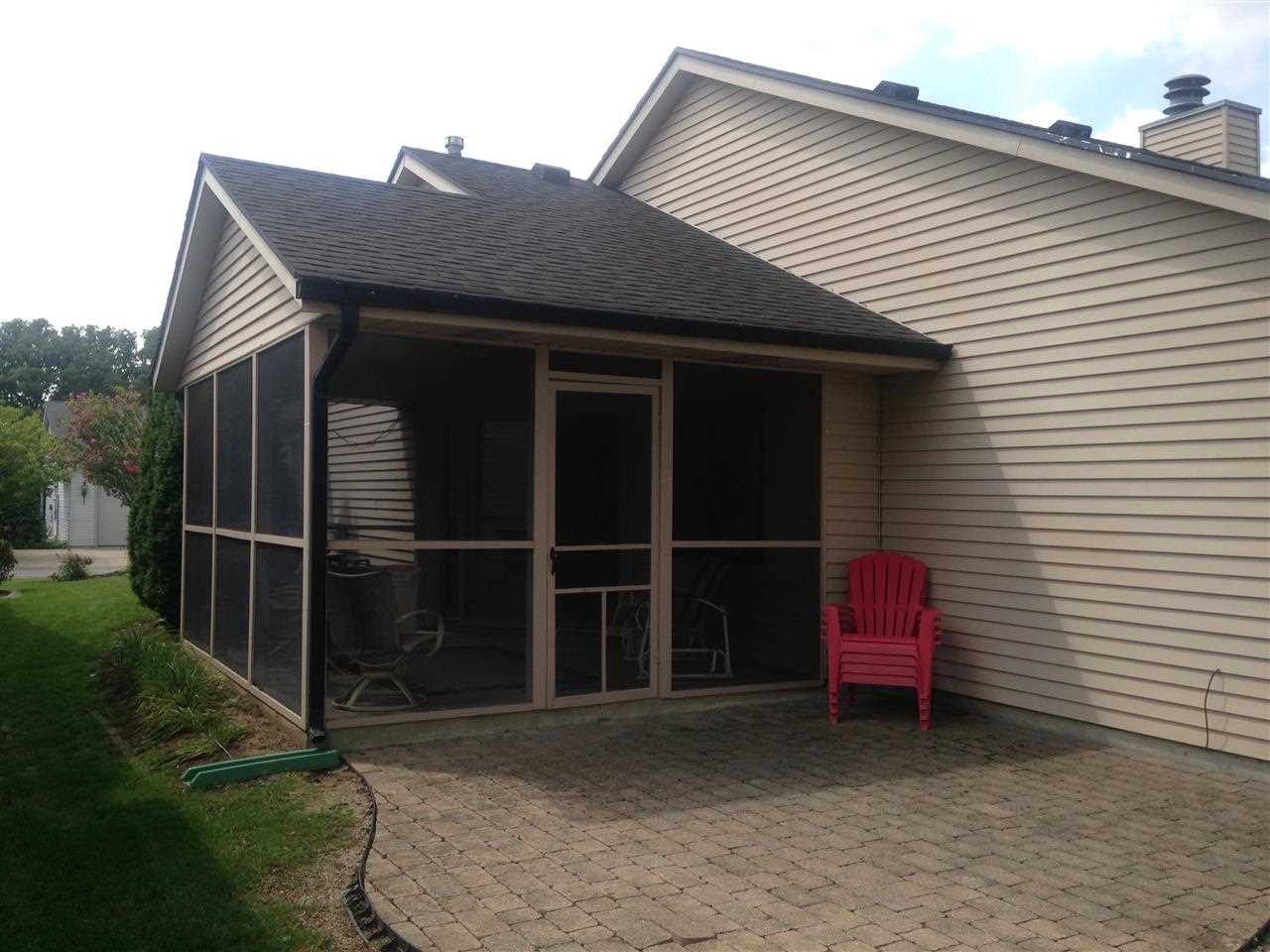 2923 Wood Knoll Ln, Fort Wayne, IN 46804 photo 3