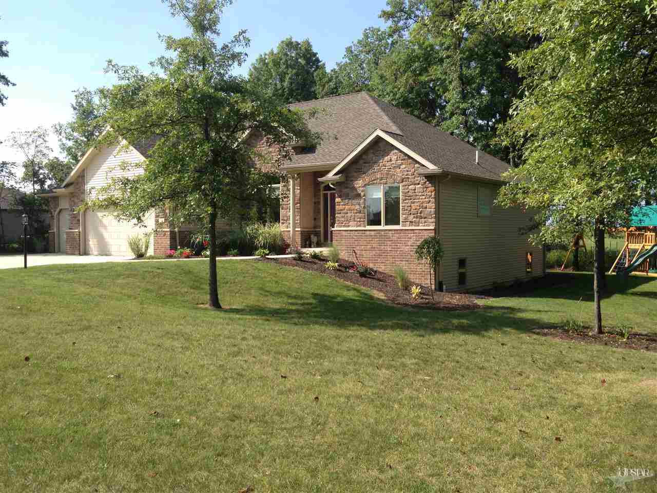 320 Oak Forest Dr, Bluffton, IN 46714 photo 1