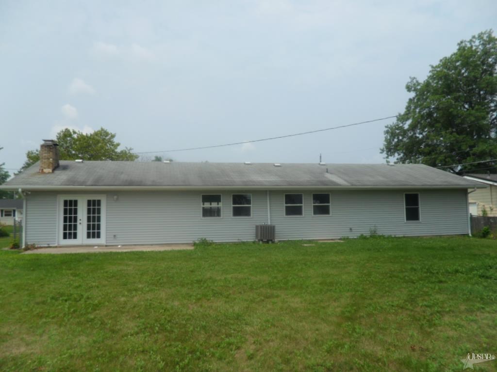 5215 Yorkshire Dr, Fort Wayne, IN 46806 photo 2