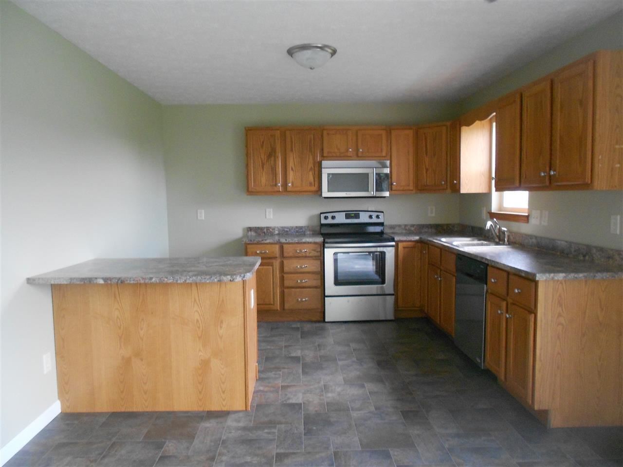 1020 Lucerne Dr, Goshen, IN 46526 photo 4