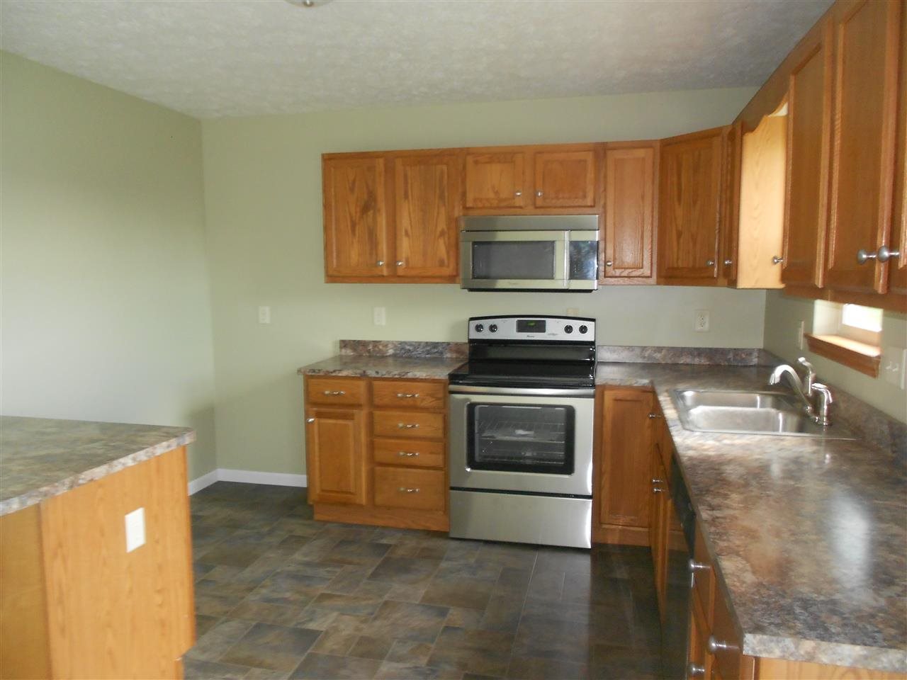 1020 Lucerne Dr, Goshen, IN 46526 photo 2