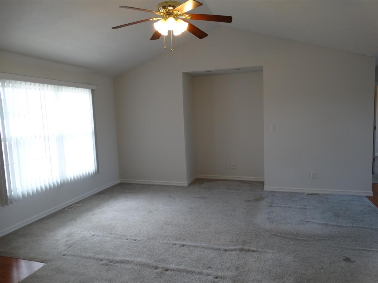 302 Wabash Cir, Chandler, IN 47610 photo 5