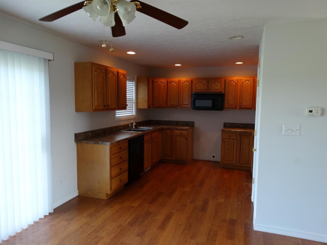 302 Wabash Cir, Chandler, IN 47610 photo 7