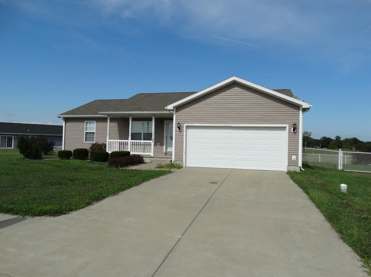 302 Wabash Cir, Chandler, IN 47610 photo 2