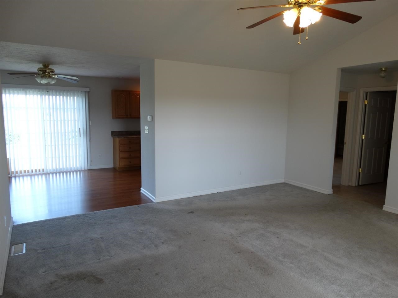 302 Wabash Cir, Chandler, IN 47610 photo 6